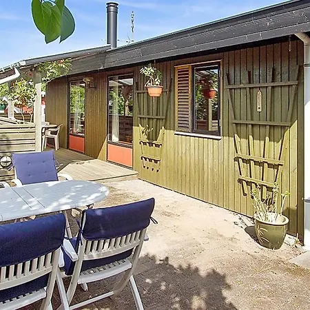 Three-bedroom Holiday Rorsangervej 01 Holiday home Hornbaek